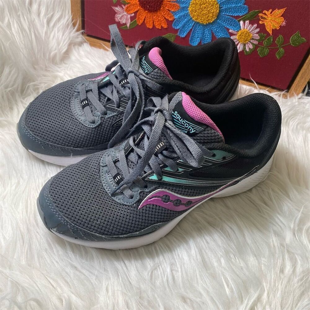 Saucony Women's Cohesion 15 Running Shoes Gray/Pink Size 9 W